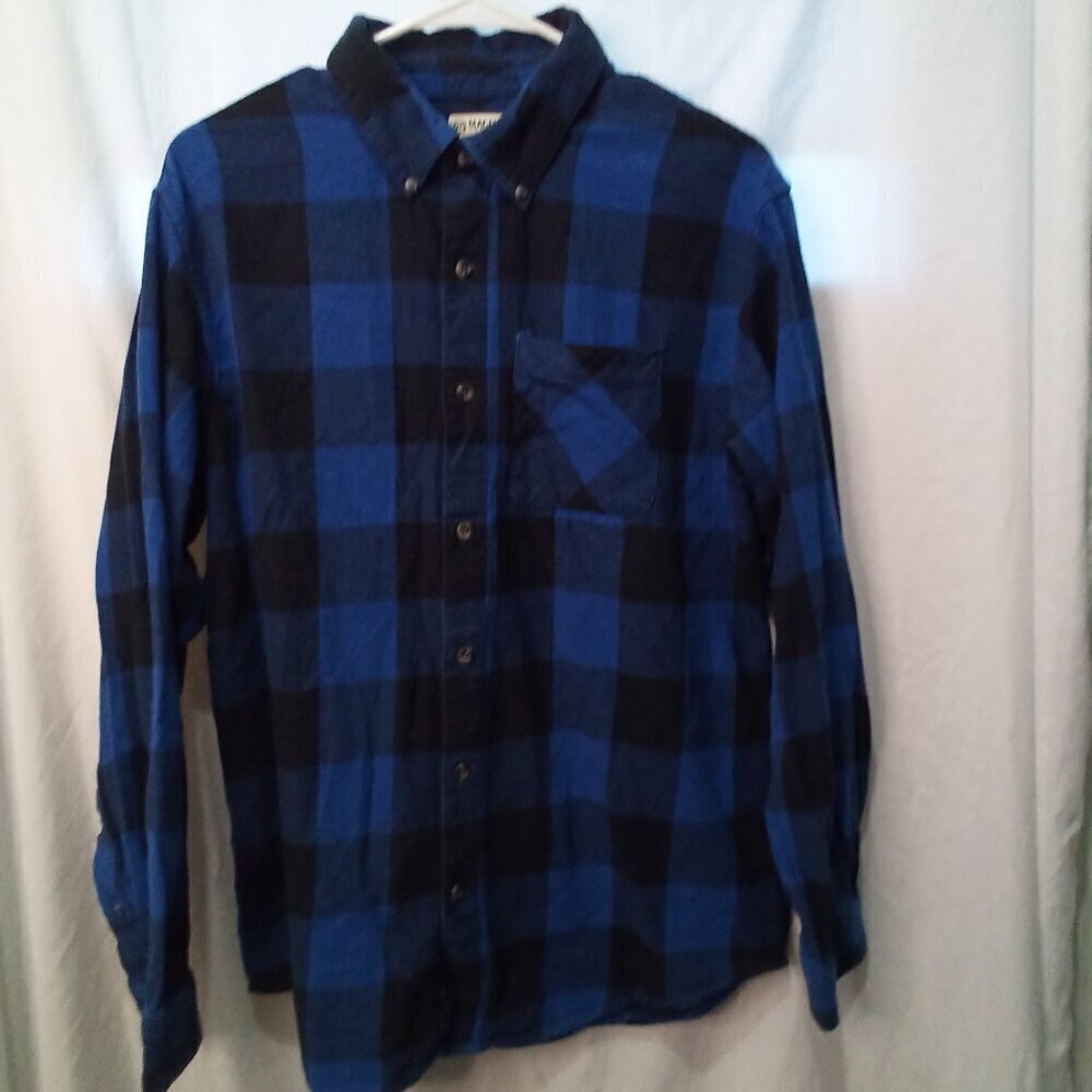 Magellan Shirt Men M Long Sleeve Button Down Pocket Plaid Blue Black
